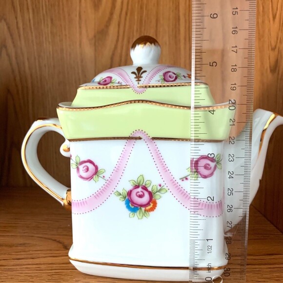 Royal Danube Teapot Floral Garland Gold Gilt Trimming - Picture 11 of 11